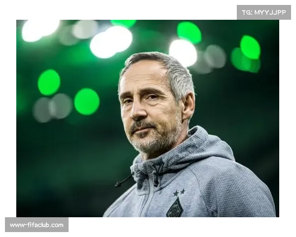 许特尔更衣室管理艺术 法兰克福战术转型期球员心理调节与沟通技巧